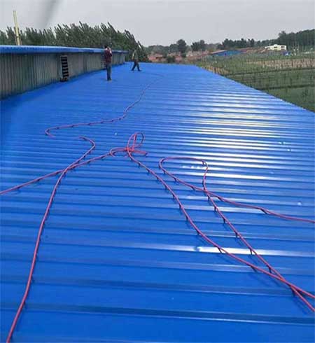 聚脲防水能用在彩鋼瓦上么 聚脲彩鋼瓦修復(fù)(圖1) 聚脲彩鋼瓦修復(fù)案例